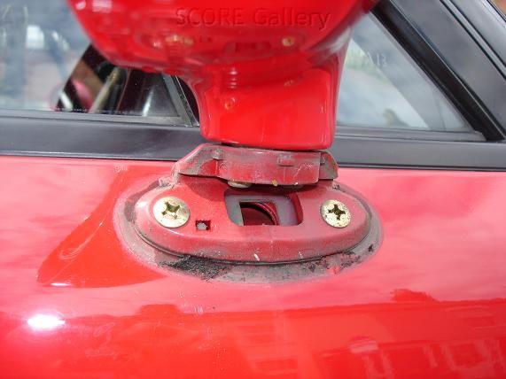 Revealed - the mounting screws